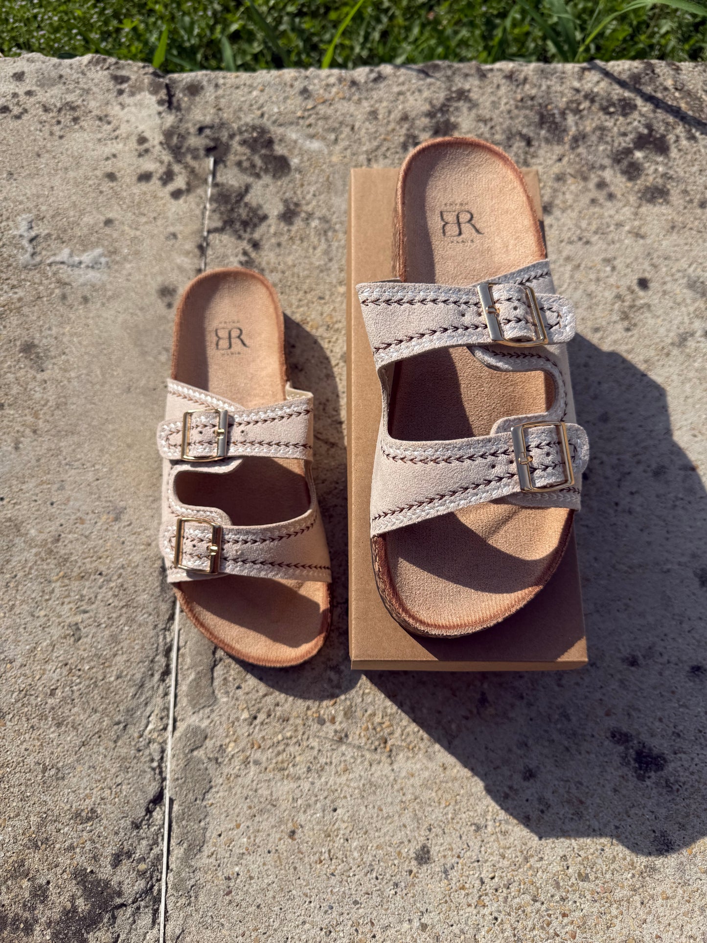 Chaussure sandale beige